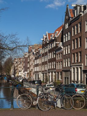 Bisiklet ler ve Binalar Amsterdam