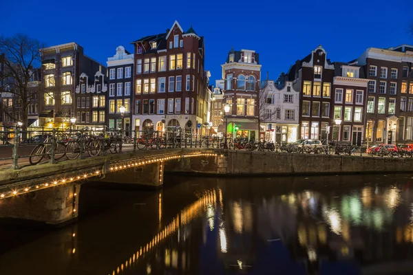 Veduta lungo il canale Keizersgracht ad Amsterdam — Foto Stock