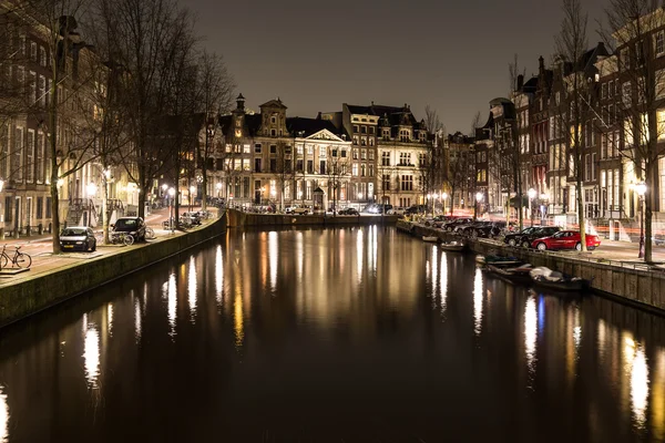 Canali di Amsterdam di notte — Foto Stock