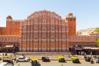 Hawa Mahal gün boyunca Jaipur şehrinde.