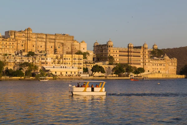 Stadtpalast in Udaipur während des Tages — Stockfoto