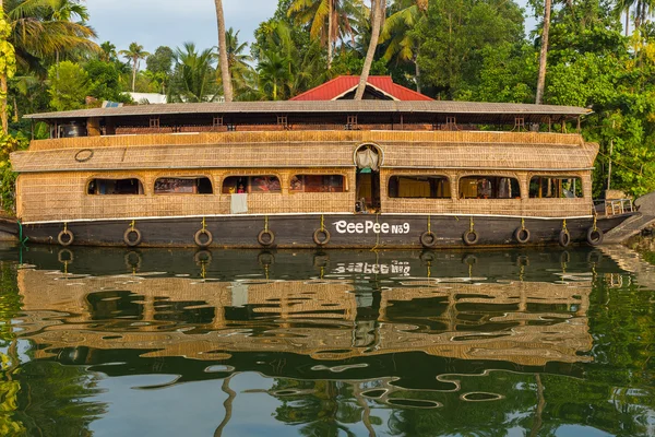 Πλωτά σπίτια σε Backwaters Κεράλα της Νότιας Ινδίας — Φωτογραφία Αρχείου