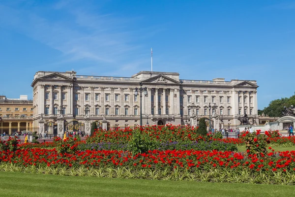 Buckingham Palace i sommar — Stockfoto