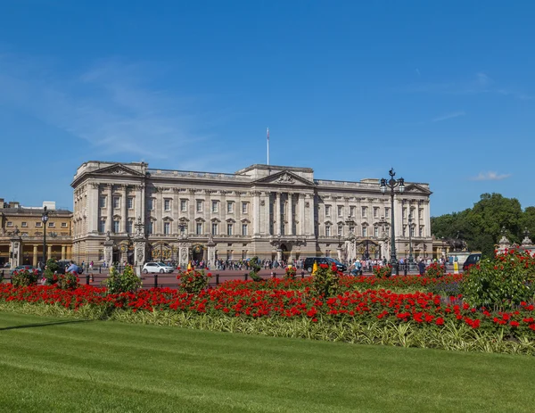 Palacio de Buckingham en el verano — Foto de Stock