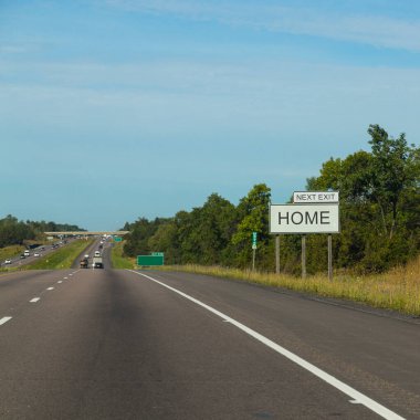 Yolun kenarını imzala ve üzerinde HOME NEXT EXIT
