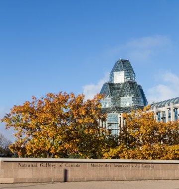 Ottawa, Kanada - 12 Ekim 2014: Kanada Ulusal Galerisi'nin dışında sabah