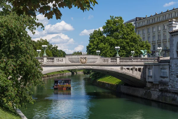 Puente del Dragón en Liubliana durante el día —  Fotos de Stock