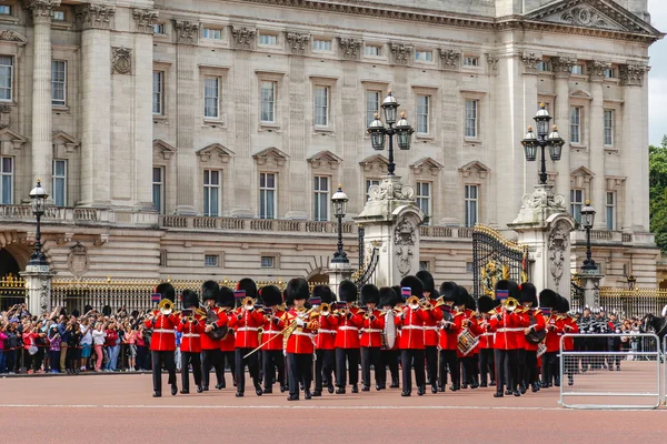 London Storbritannien Juni 2016 Musikstöd Från Regementsbandet Bytet Gardesceremoni Buckingham — Stockfoto