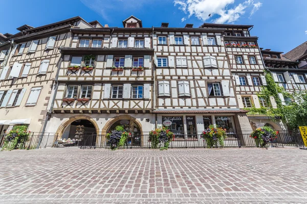 Edificios antiguos en Colmar, Alsacia — Foto de Stock