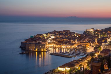 Dubrovnik Eski Şehir alacakaranlıkta
