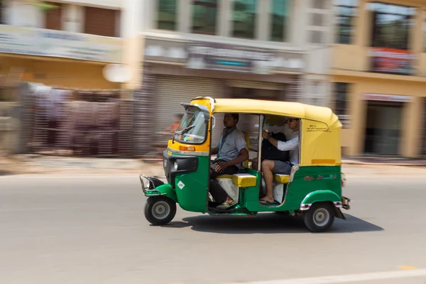 아그라에서 Tuk Tuk Rickshare — 스톡 사진