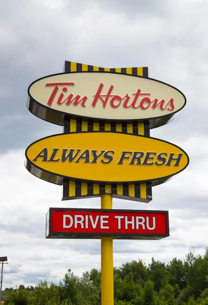 Tim hortons sinal — Fotografia de Stock