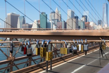 brooklyn Köprüsü'nde asma kilitler