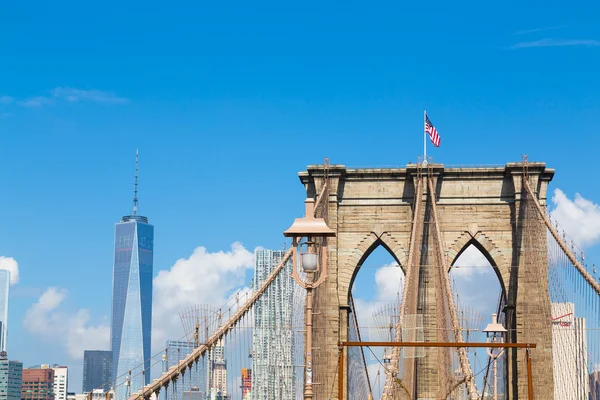 Arcos da ponte de Brooklyn em Nova York — Fotografia de Stock