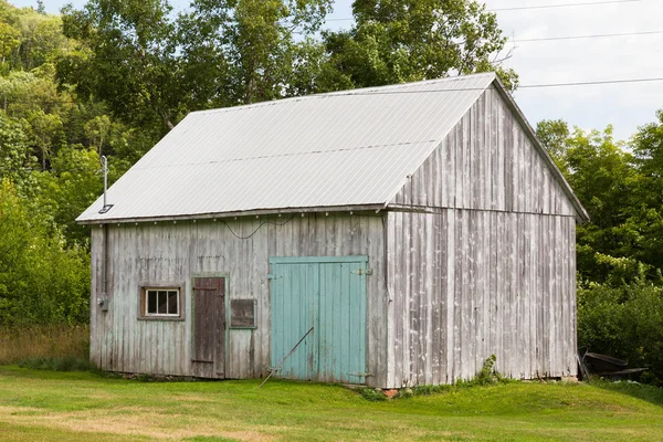 Ancien hangar en bois — Photo