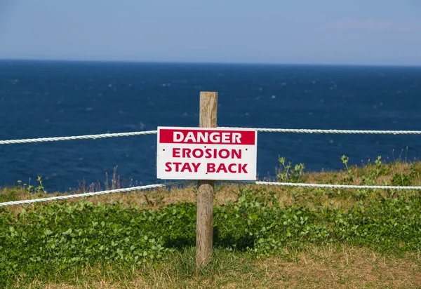 Erosion vistelse tillbaka tecken — Stockfoto