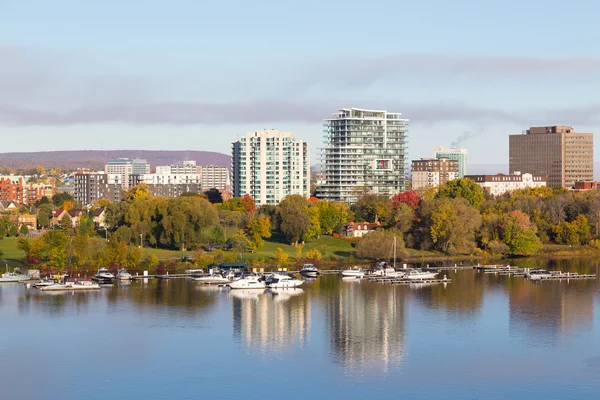 Barche lungo il fiume Ottawa — Foto Stock