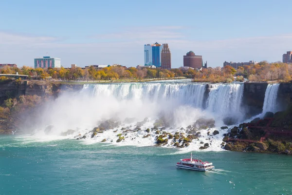 Hornblower Boat and American Falls — Stock Photo, Image