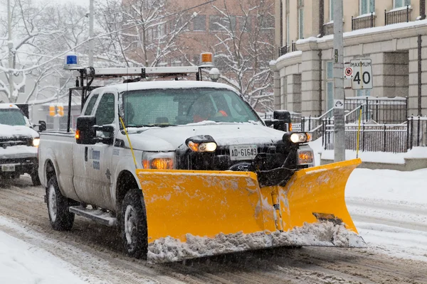 Truck with Snowplow fitted in Toronto — Stock Photo, Image