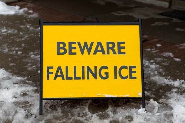 Peligro de reloj para la caída de hielo y nieve signo — Foto de Stock