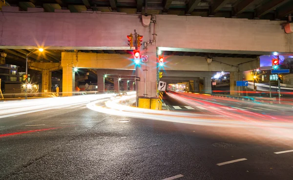 Verkeer op een onderdoorgang — Stockfoto