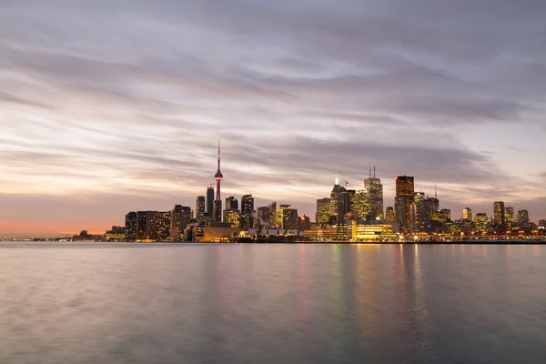 Toronto Skyline z východu za soumraku — Stock fotografie