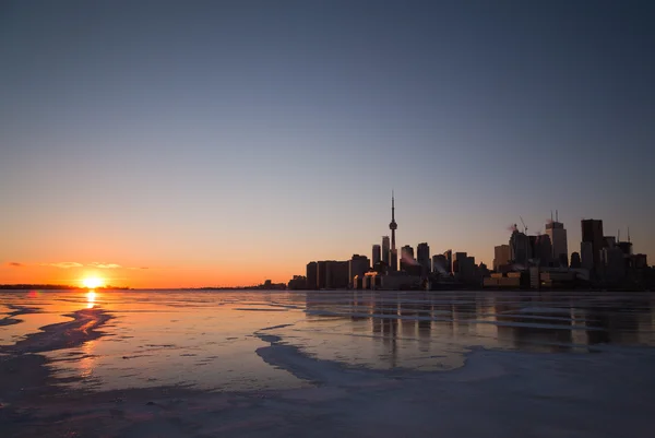 Toronto manzarası günbatımı kış — Stok fotoğraf