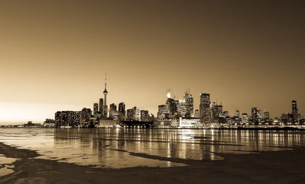 Toronto Skyline in the Winter from the East in Sepia — Stock Photo, Image