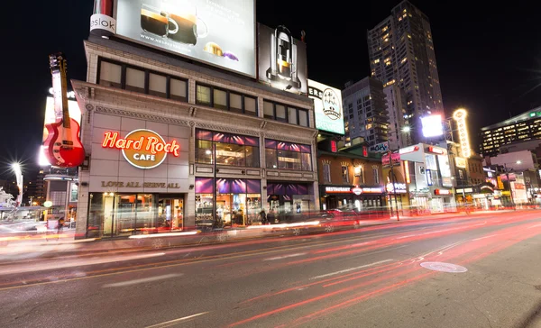 Yonge Street โตรอนโตตอนกลางคืน — ภาพถ่ายสต็อก