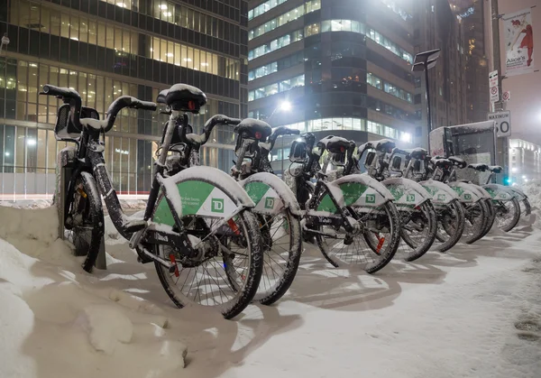 Bike Share Bikes Covered in Snow in Toronto — Stock Photo, Image