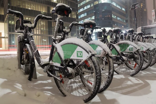 Bike Share Bikes Covered in Snow in Toronto — Stock Photo, Image