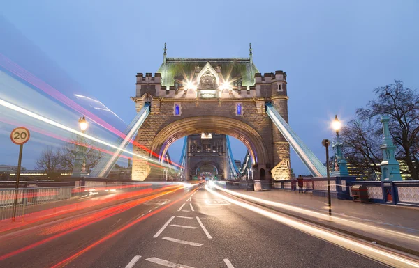 Tower Bridge a provoz — Stock fotografie