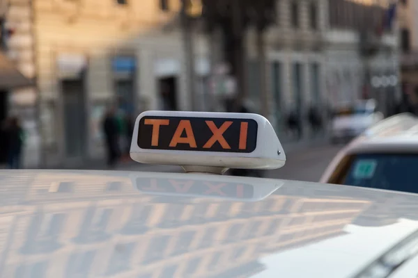 Segno Taxi a Roma — Foto Stock