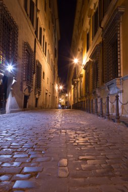 Binalar gece Merkezi Roma arasındaki yaya yolları