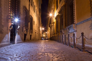 Binalar gece Merkezi Roma arasındaki yaya yolları