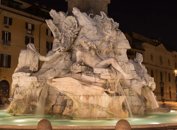 A négy folyó, a Piazza Navona Róma szökőkút — Stock Fotó