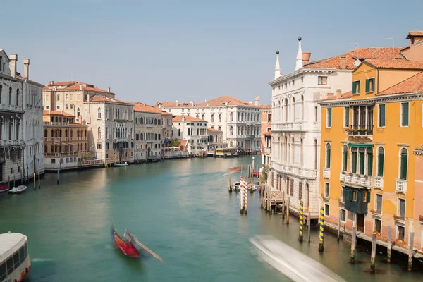 Benátky Canal Grande a budovy — Stock fotografie