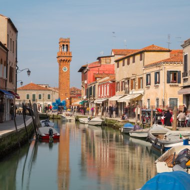 Binalar ve Murano çan kulesinde