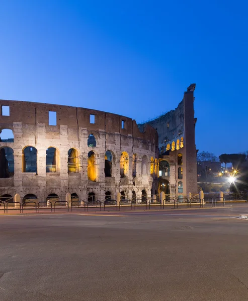 Colosseum in Rome at Night — Stock Photo, Image