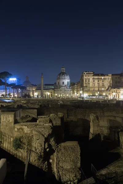 Trajans forum (foro di traiano) und trajans kolumne — Stockfoto