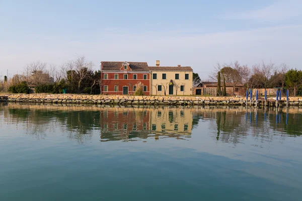 Byggnader nära Burano, Italien — Stockfoto