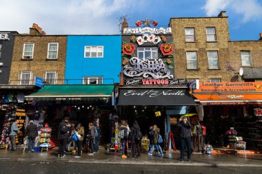 Dükkan ve Camden Town binalarda
