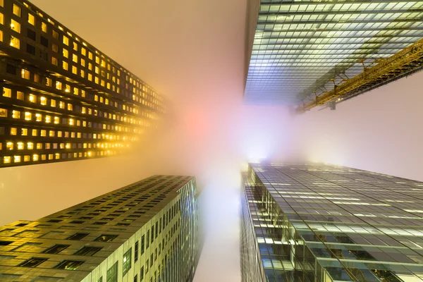 Toronto Downtown Edifícios à noite com nevoeiro — Fotografia de Stock