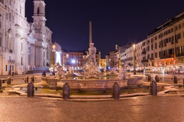 Piazza navona Roma gece