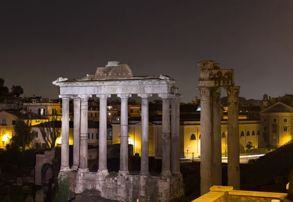 Temple of Saturn and Temple of Vespasian and Titus — Stock Photo, Image