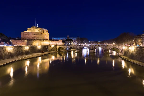 Castel Sant'Angelo (η κάστρο του ιερού αγγέλου) και το Πόντε Sant'Ang — Φωτογραφία Αρχείου