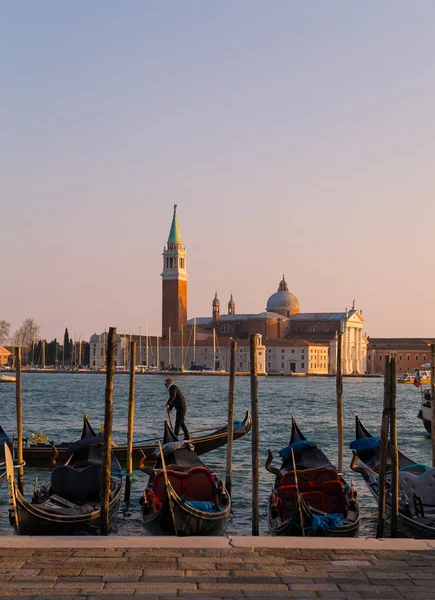 Chiesa di San Giorgio Maggiore e Gondole — Foto Stock