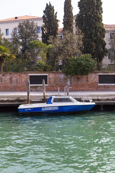 Örtliches Polizeiboot in Venedig — Stockfoto