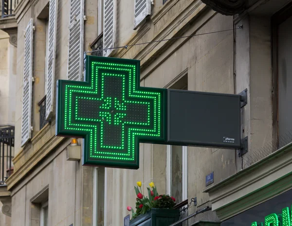 Sign for a Pharmacy in Paris — Stock Photo, Image