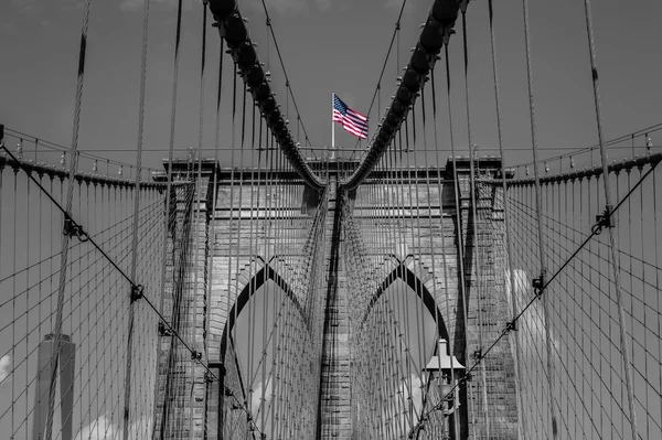 在纽约的布鲁克林大桥拱 图库图片